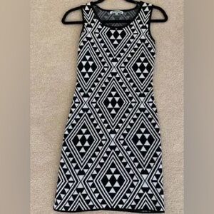 Stillettos Geometric Black and White Wool Like Sweater Sleeveless Dress Large
